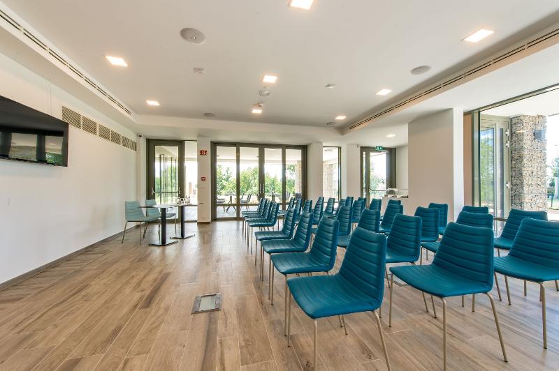AKADEMIA HOTEL **** BALATONFURED - Toplantı