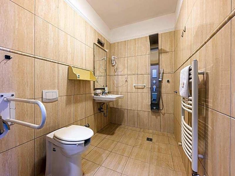Bazilika alatt Panzió - Genel