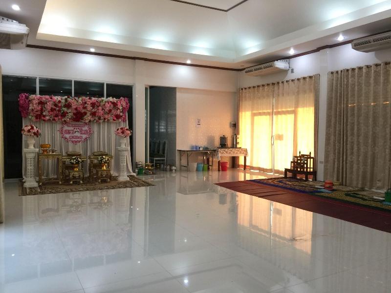 Bualuang Angthong Hotel - Lobi
