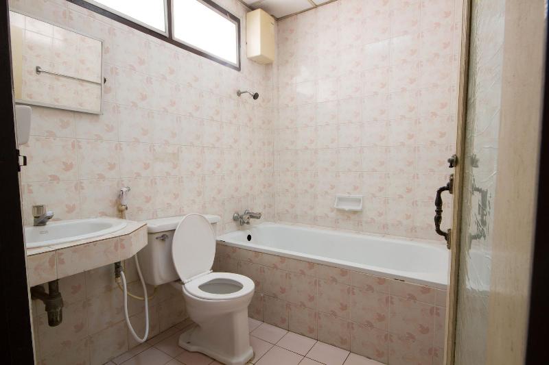 Bualuang Angthong Hotel - Oda