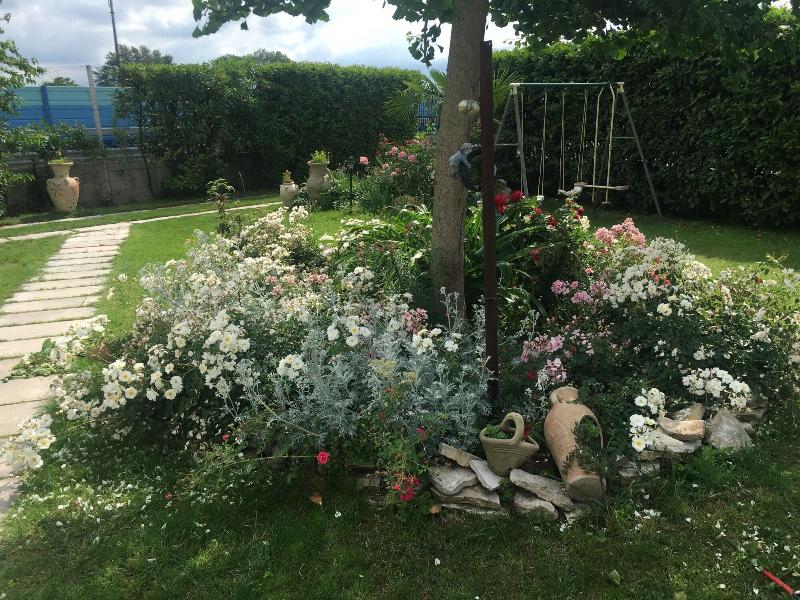 Au Jardin Fleuri - Aktivite