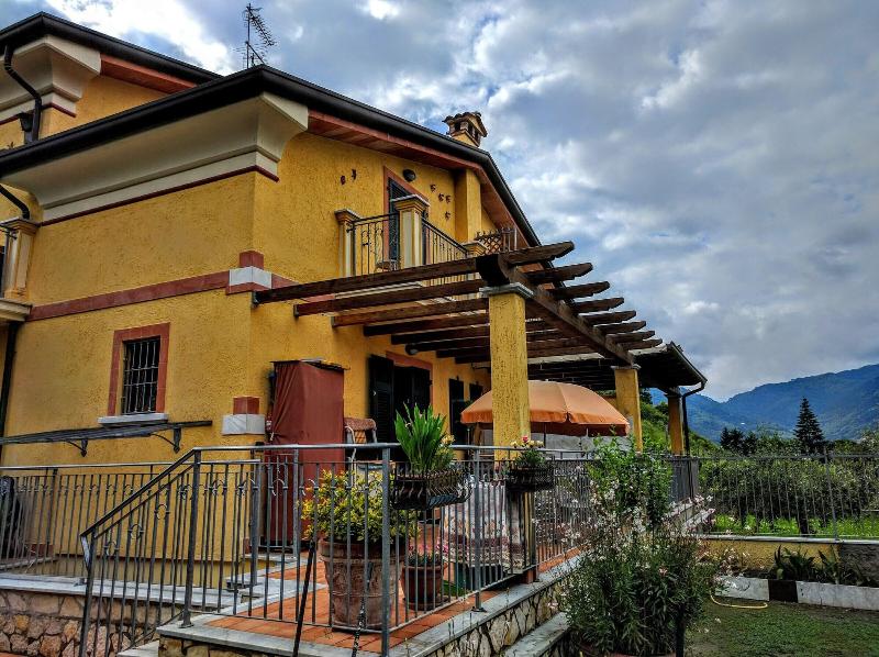 Sally's B&B - Genel