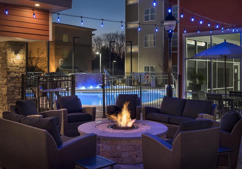 Residence Inn By Marriott New York Long Island Eas - Teras