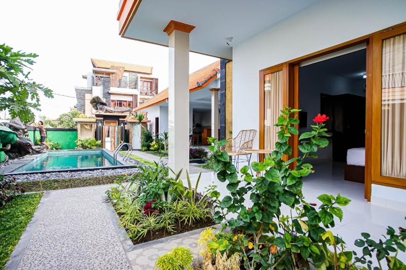 Kadek Bagus Guest House by ZUZU - Lobi