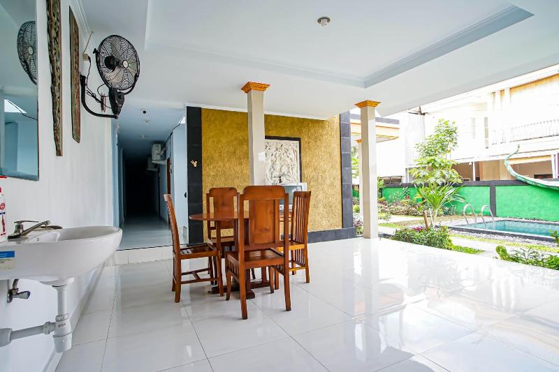 Kadek Bagus Guest House by ZUZU - Lobi