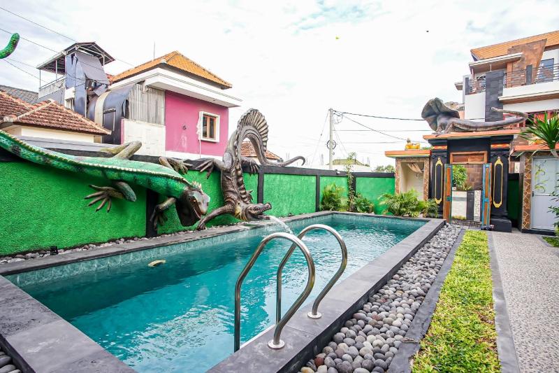 Kadek Bagus Guest House by ZUZU - Havuz