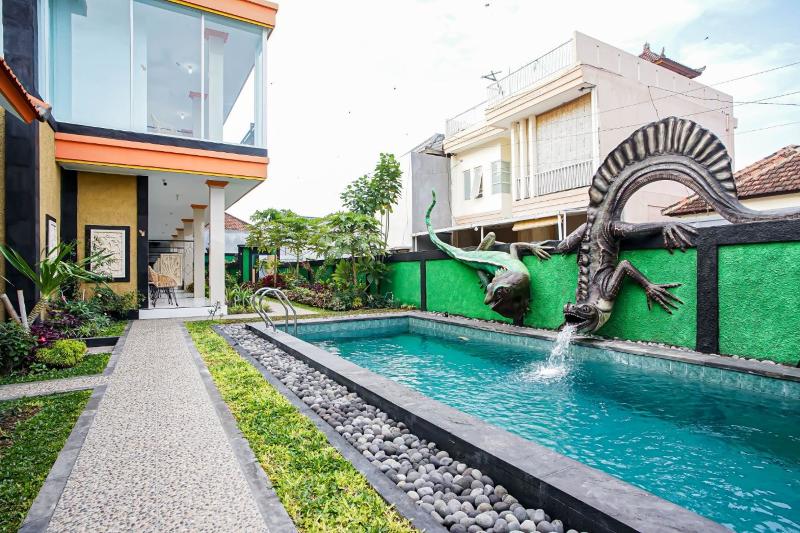 Kadek Bagus Guest House by ZUZU - Havuz