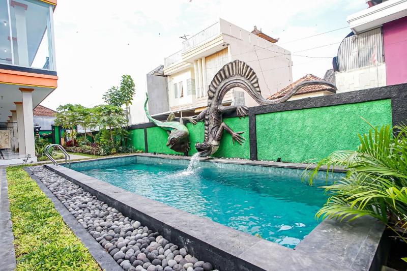 Kadek Bagus Guest House by ZUZU - Havuz