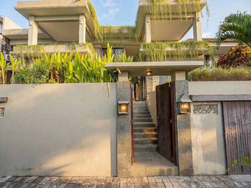 The Ocean Views Luxury Villas & Apartment by ZUZU - Oda