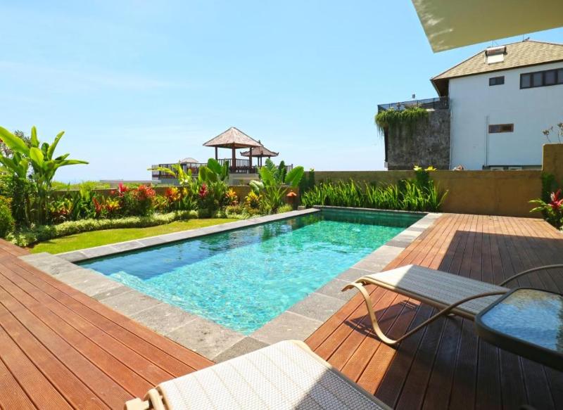 The Ocean Views Luxury Villas & Apartment by ZUZU - Havuz