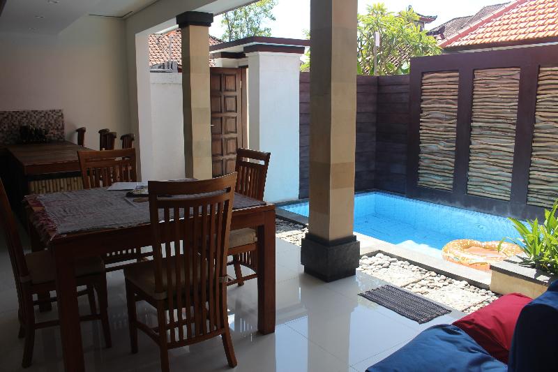 Jukung Villas Kuta by ZUZU - Havuz