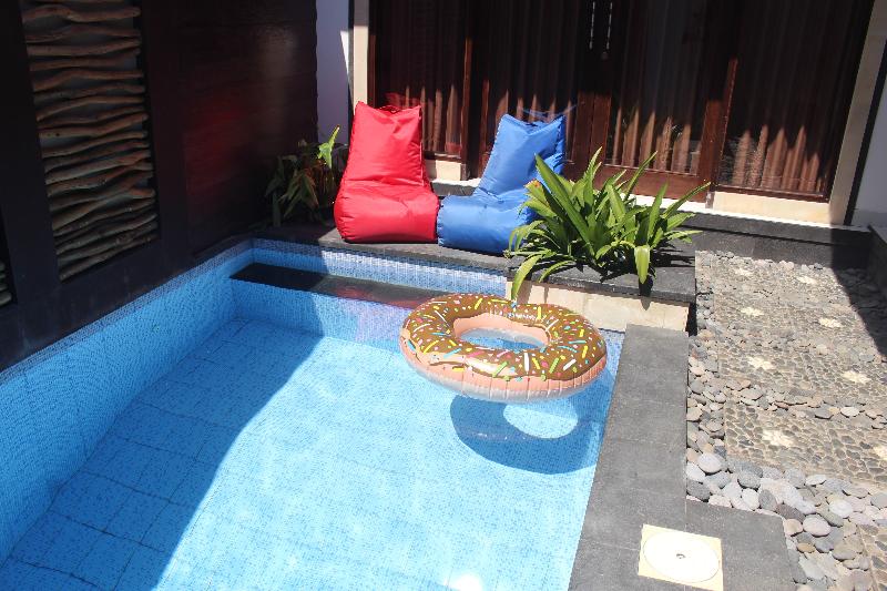 Jukung Villas Kuta by ZUZU - Havuz