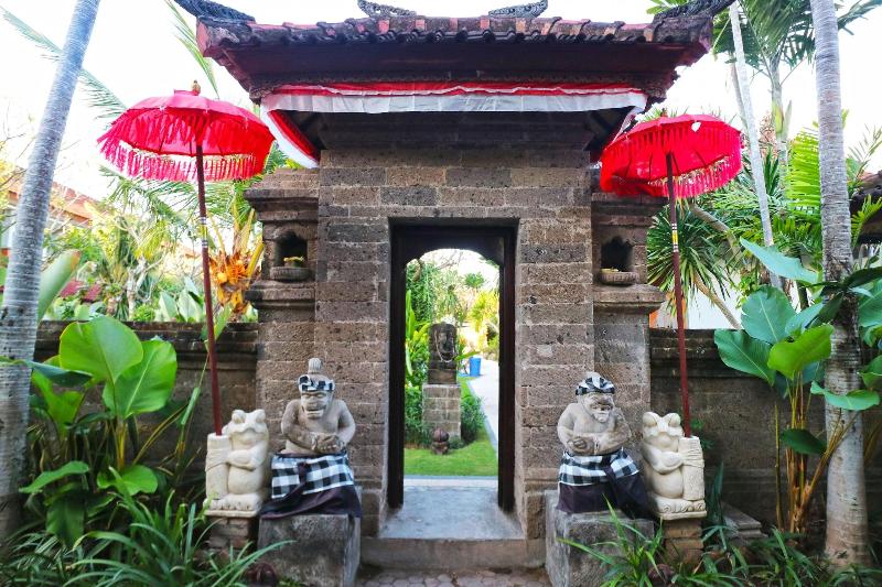 Hotel Sinar Bali Legian by ZUZU - Genel