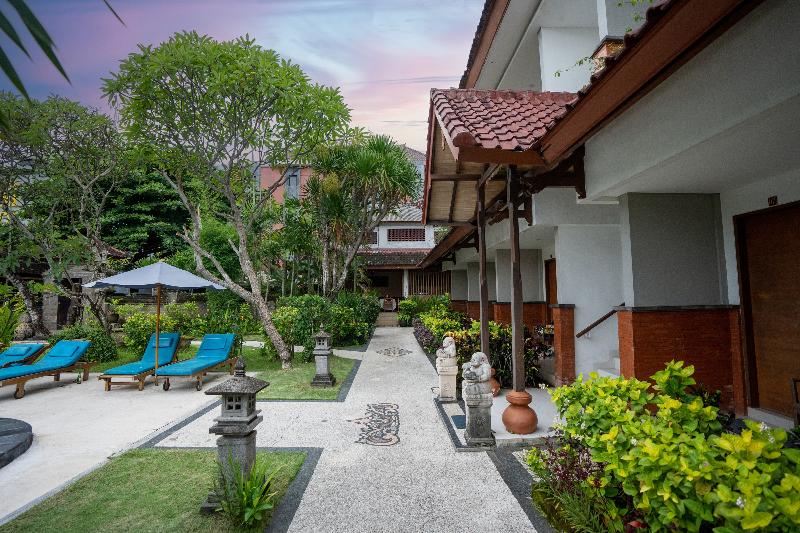 Hotel Sinar Bali Legian by ZUZU - Havuz