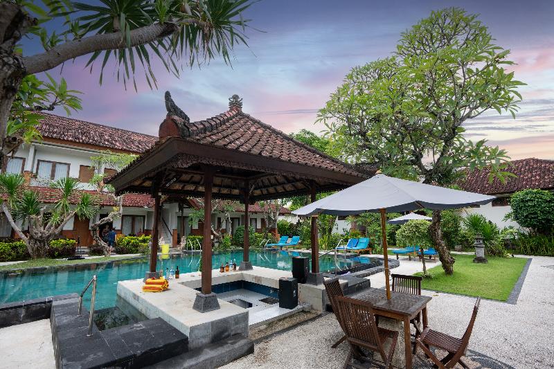 Hotel Sinar Bali Legian by ZUZU - Havuz