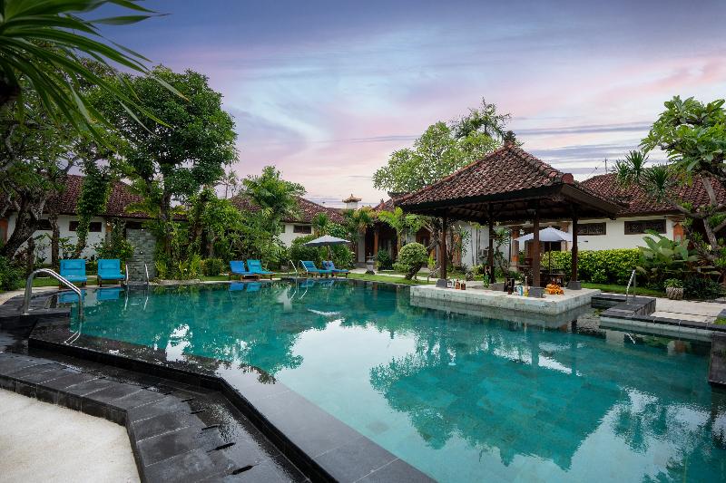 Hotel Sinar Bali Legian by ZUZU - Havuz