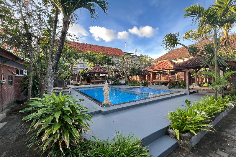 Ayu Lili Garden Hotel by ZUZU - Havuz
