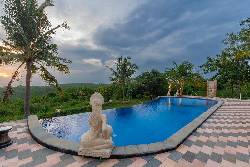 Penida Sunset Ocean View Bungalows by ZUZU - Havuz