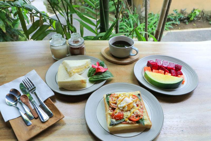 Wayan Homestay Sanur by ZUZU - Restoran
