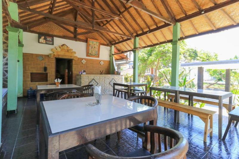 Hotel Tara Bar & Resto Air Sanih by ZUZU - Lobi