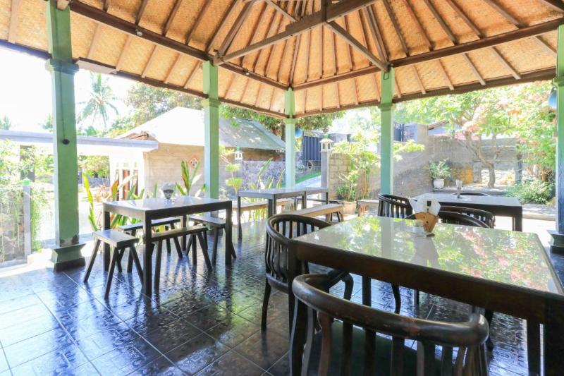 Hotel Tara Bar & Resto Air Sanih by ZUZU - Lobi