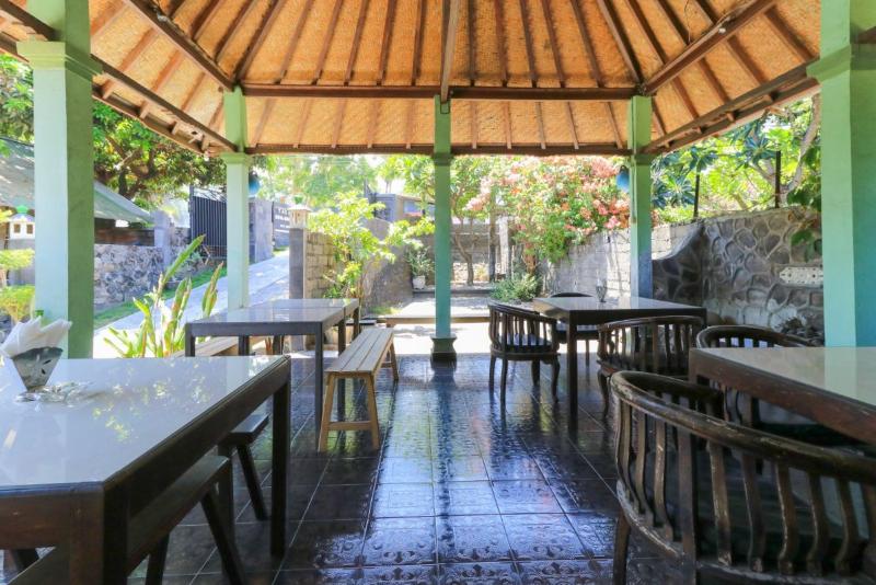 Hotel Tara Bar & Resto Air Sanih by ZUZU - Genel