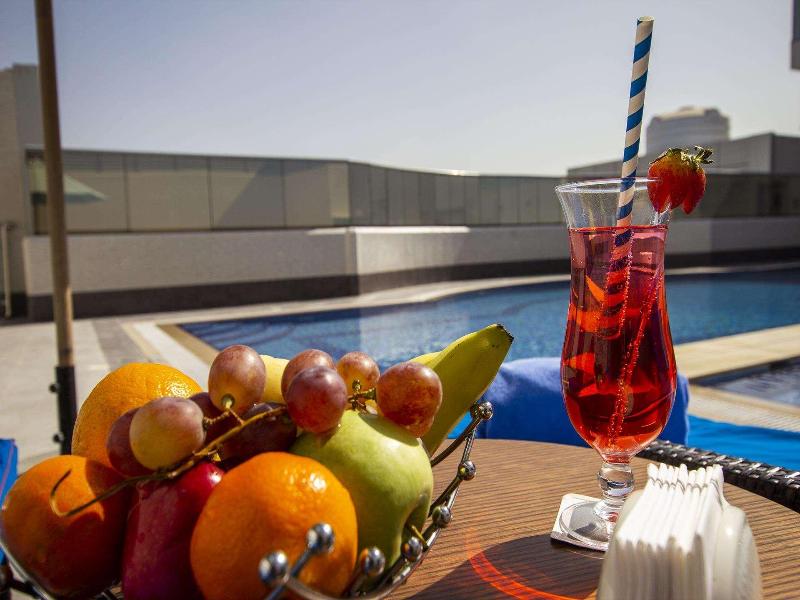 TIME Onyx Hotel Apartments - Havuz