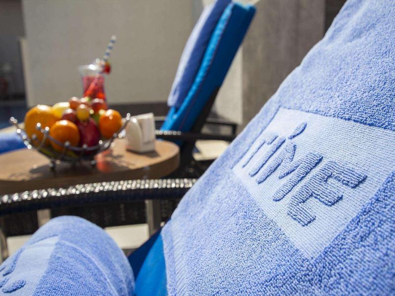 TIME Onyx Hotel Apartments - Havuz