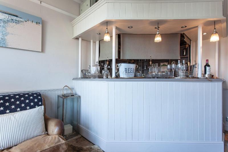 Headland House Luxury B&B - Bar