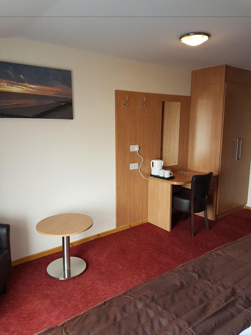 The Cliff Top Inn Hotel - Oda