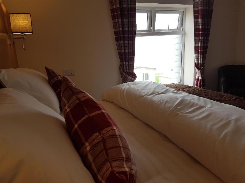 The Cliff Top Inn Hotel - Oda