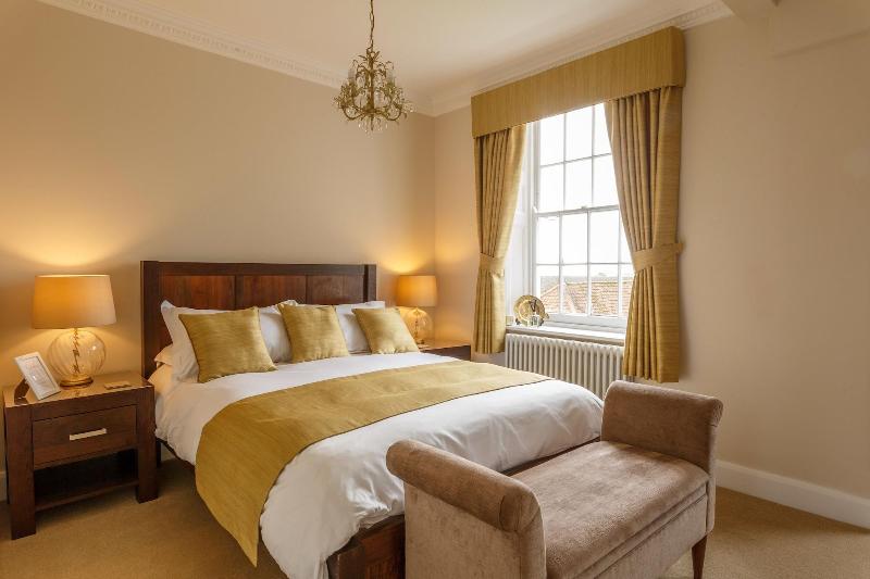 Downham Hall - Oda