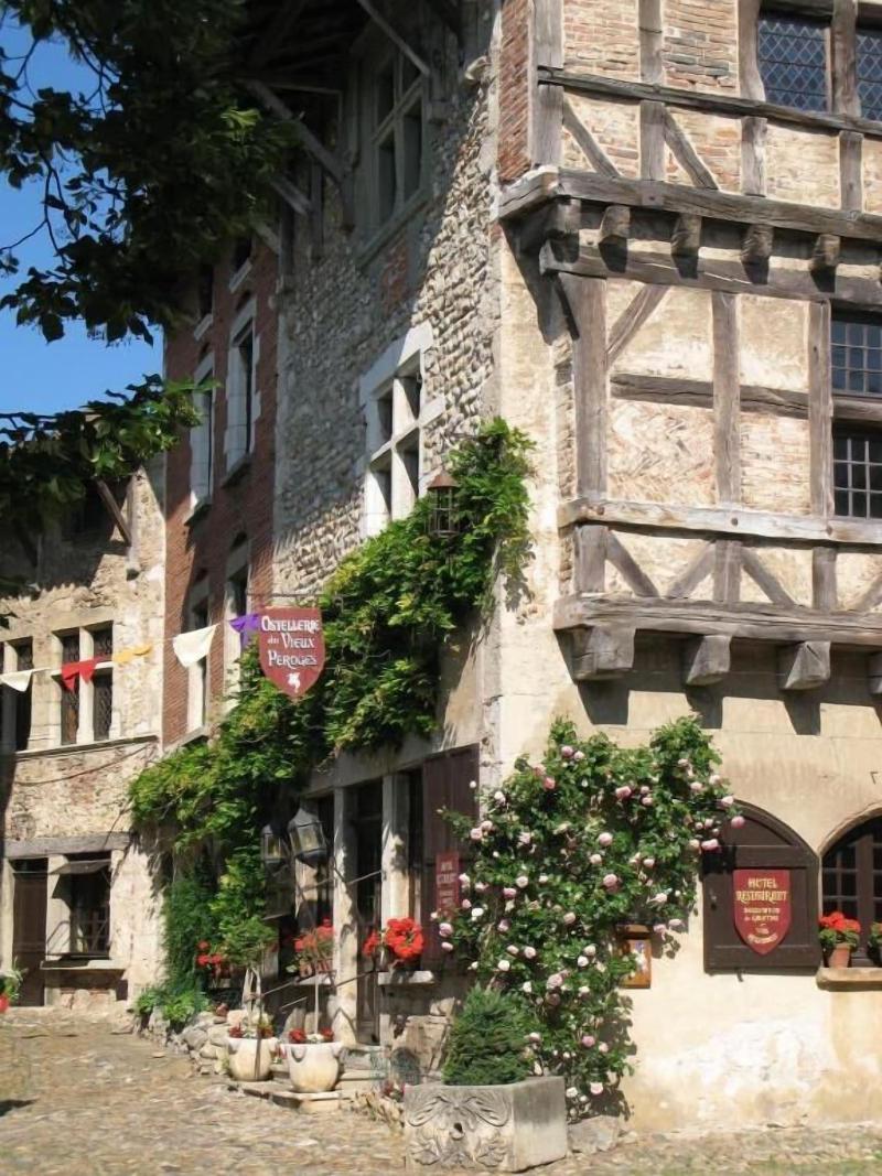 Hostellerie de Pérouges - Genel