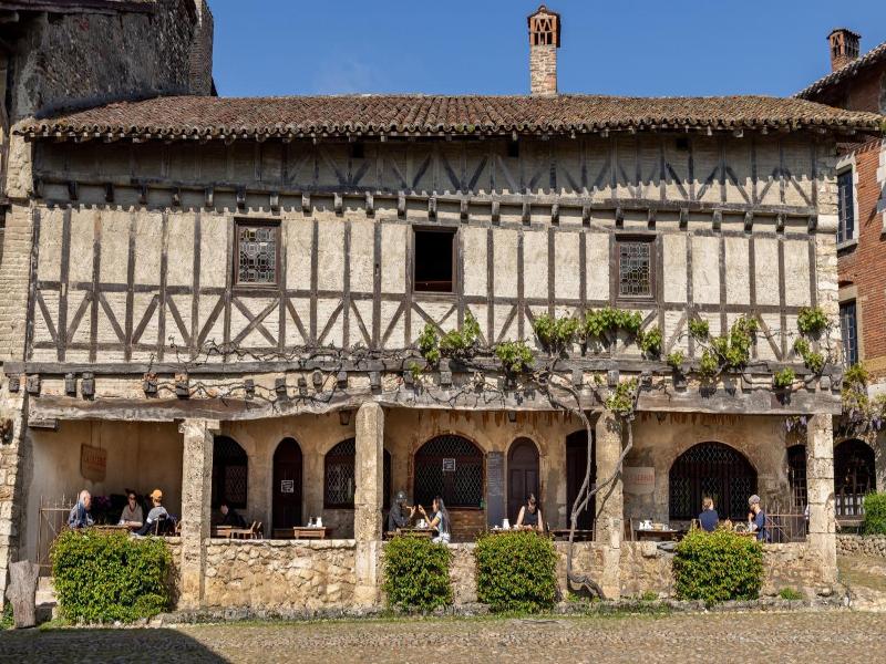 Hostellerie de Pérouges - Genel