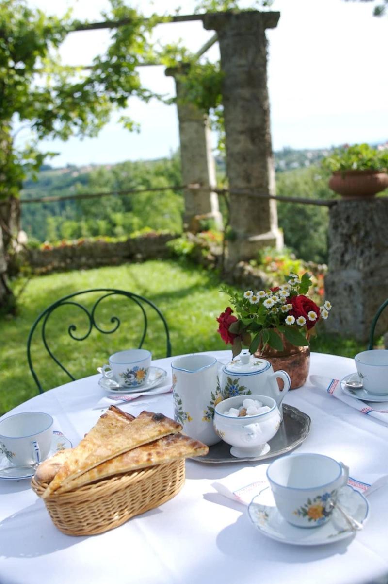 Hostellerie de Pérouges - Genel