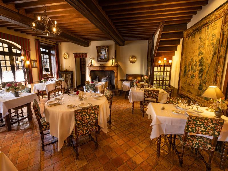 Hostellerie de Pérouges - Genel