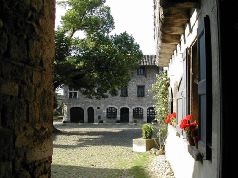Hostellerie de Pérouges - Genel