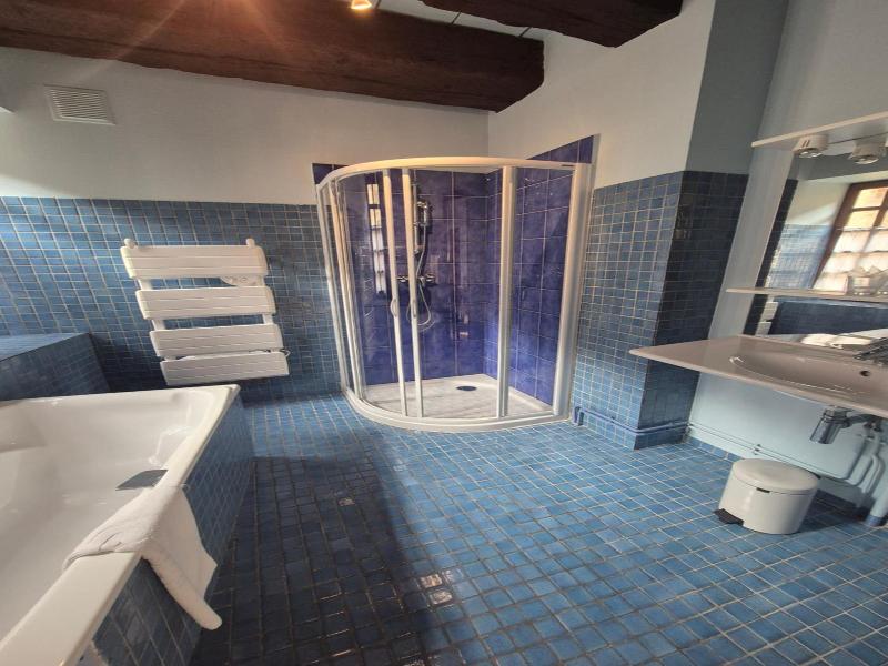 Hostellerie de Pérouges - Genel