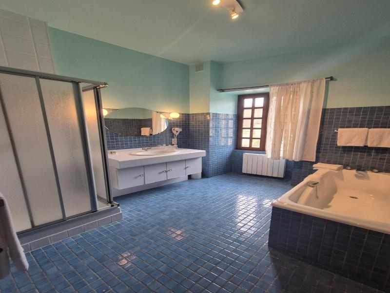 Hostellerie de Pérouges - Genel