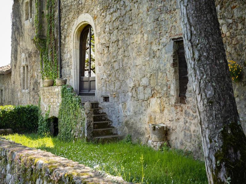 Hostellerie de Pérouges - Genel