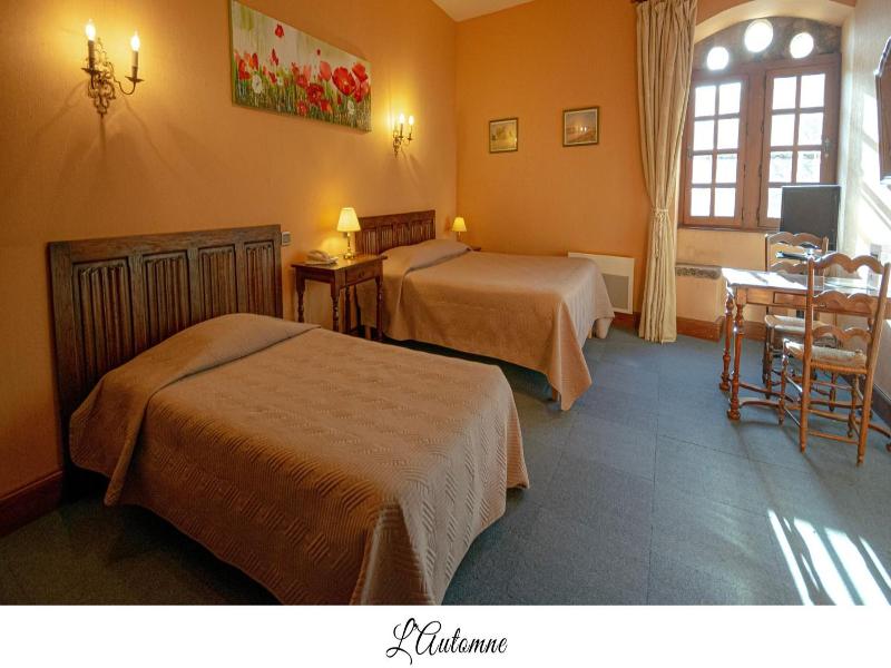 Hostellerie de Pérouges - Genel