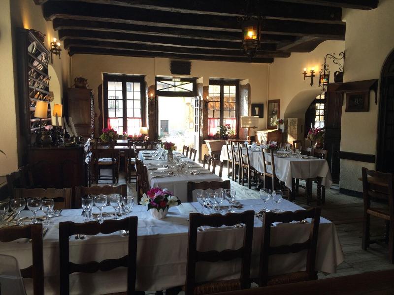 Hostellerie de Pérouges - Restoran