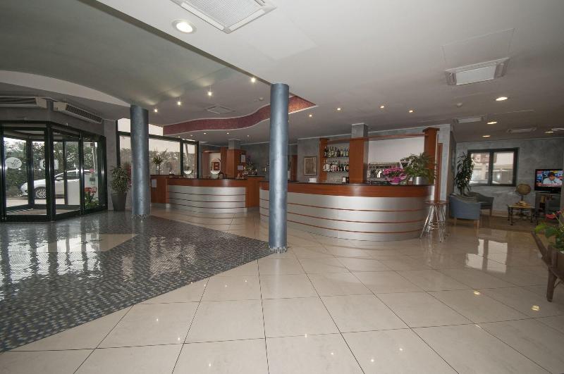 Brindor Hotel - Lobi