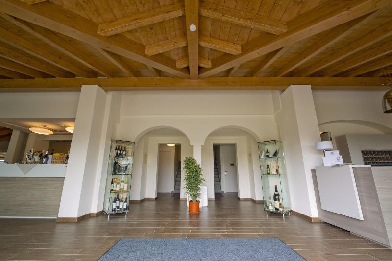 Villa Carolina Resort - Lobi