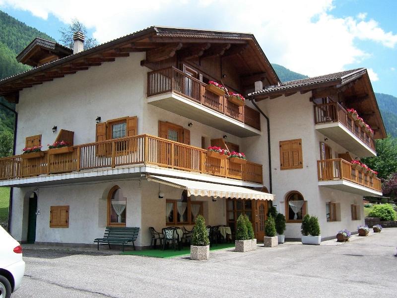 Alpen Hotel Rabbi - Genel