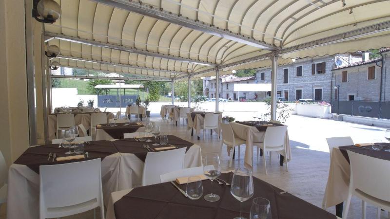 Hotel Terme Di Frasassi - Teras
