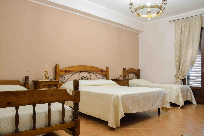 Hotel Castello Di Giuliano - Oda