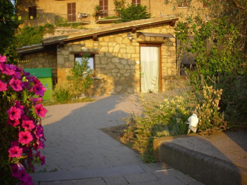 B&B Chiara e Benedetta (La villa degli Ulivi) - Genel