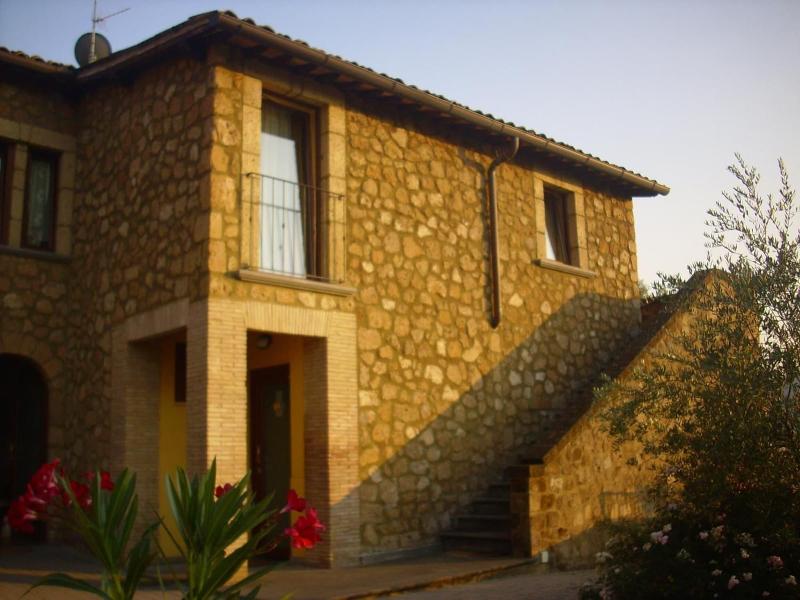 B&B Chiara e Benedetta (La villa degli Ulivi) - Genel
