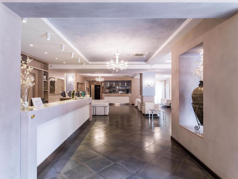 Hotel Castagneto - Lobi
